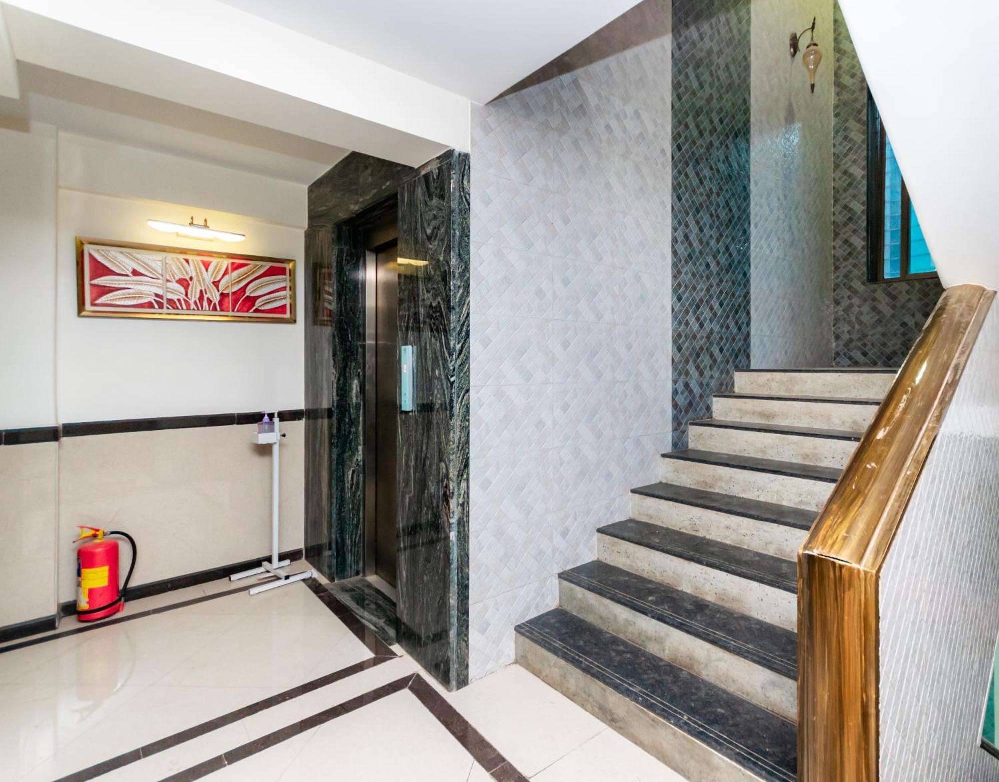 Hotel Laaiba Residency Family&Corporate Stays, Jogeshwari West Mumbai Exterior foto